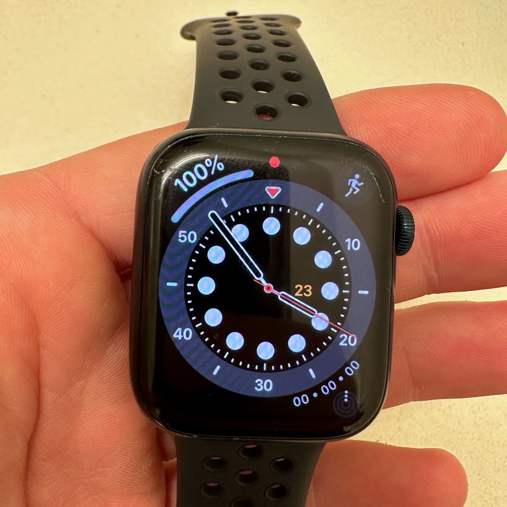 Apple Watch Series 7 w/ gps and cellular